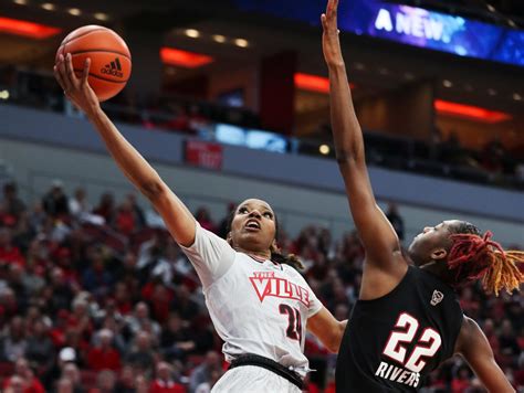 Louisville women's basketball looks to grow from scoring struggles in ...