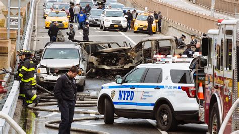 One Dead After Cars on Brooklyn Bridge Burst Into Flames - The New York ...