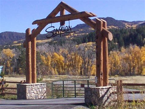 Horse Farm Entrance Gate | Farm entrance, Farm gate entrance, Ranch entrance ideas