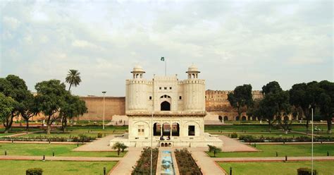 Fort and Shalamar Gardens in Lahore - UNESCO World Heritage Centre