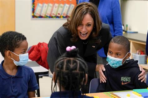 Kamala Harris slammed for not wearing mask at DC school