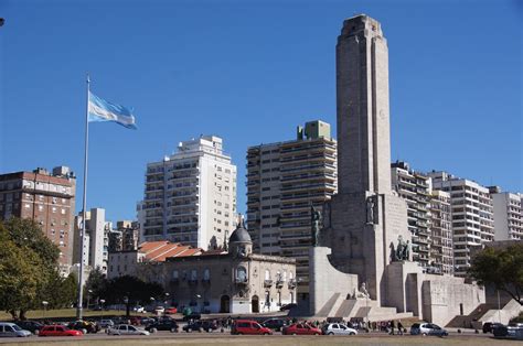 A Thinking Stomach: Rosario, Argentina: A Big, Blurry Picture