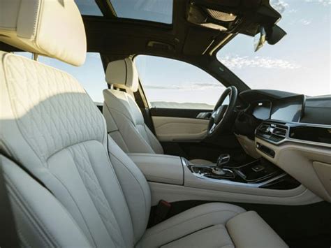 2022 BMW X7 Interior & Exterior Photos & Video - CarsDirect