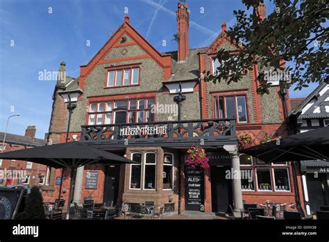 The mulberry tree pub stockton heath hi-res stock photography and images - Alamy