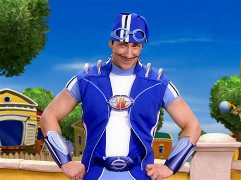 Sportacus vest | Lazy town, Sportacus lazy town, Superheroinas