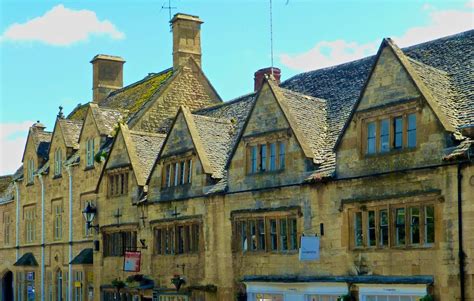 Chipping Campden High Street, in the Cotswolds, England | Cotswolds ...