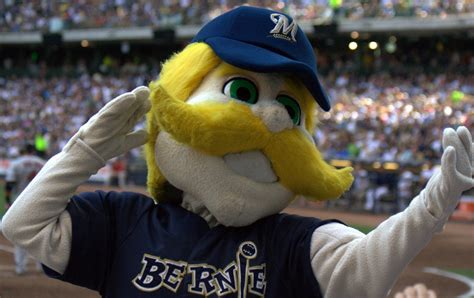 Bernie_Brewer - SportMascots.com