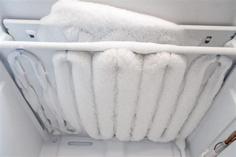 How to Defrost a Freezer in 2024 | Freezer-Defrosting Tips