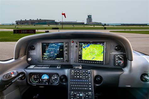 Cirrus Sr20 Cockpit