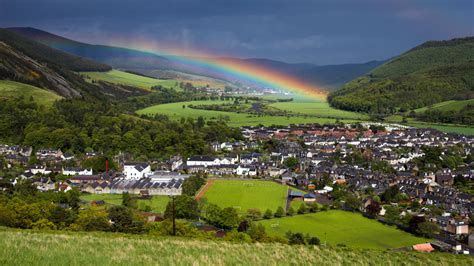 BBC News - In pictures: Scottish Borders Tweed Valley rainbows