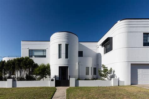 Photo 5 of 11 in A Heritage Art Deco House in Australia Gets a Modern ...