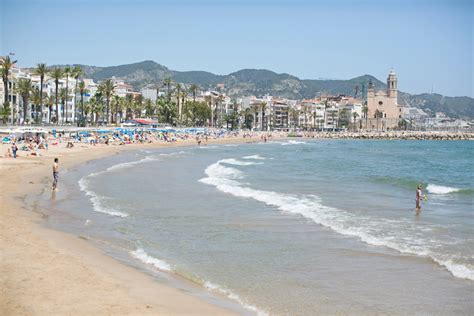 The Beach of Sitges Spain - Entouriste