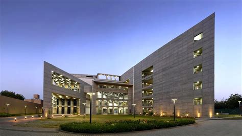 IIT Gandhinagar: Online Courses, Fees, Working Professionals