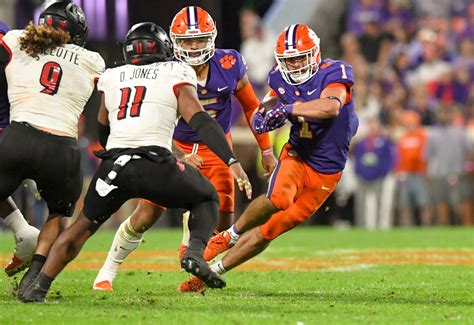 Clemson Football: Tigers bounce back, beat Cardinals 31-16