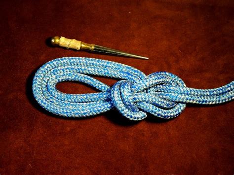 Triple Loop Bowline How to Tie Tutorial | IGKT