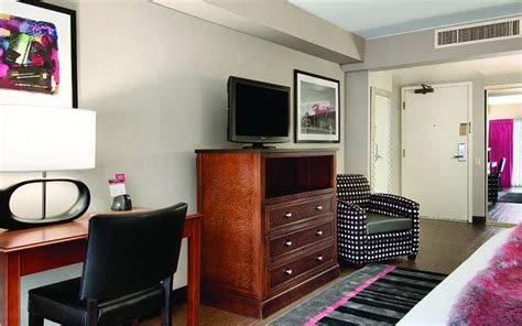 Flamingo Rooms & Suites | Photos & Info | Las Vegas Hotels