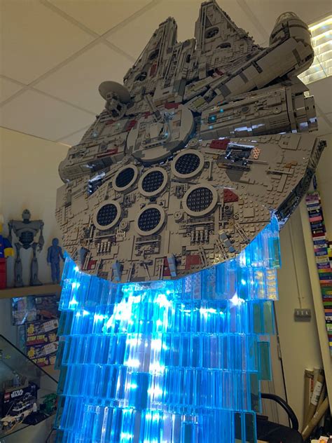 L'hyperdrive del Millenium Falcon ricreato in LEGO | Lega Nerd