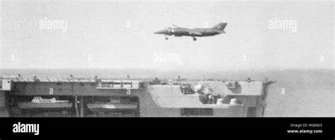 Yak-38 fighter landing on Soviet carrier Minsk in 1980 Stock Photo - Alamy