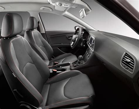 SEAT Leon ST Interior - Car Body Design