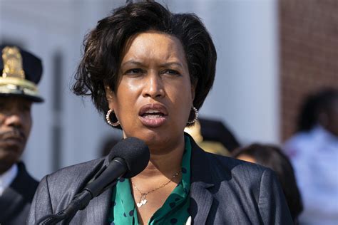 DC mayor tests positive for COVID-19, reports mild symptoms | AP News