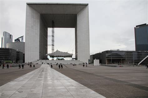 Grande Arche in Paris - The biggest and less loved Celebrative Monument ...