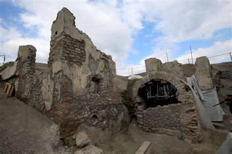 Great Pompeii Project offers new glimpses into city's life before ...