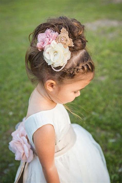 Flower girl hairstyles 33 trendy looks 2022 guide – Artofit