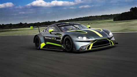 Aston Martin Vantage GT3 and GT4 customer race cars revealed