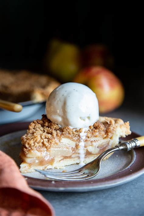 Dutch Apple Pear Pie - Wild Wild Whisk