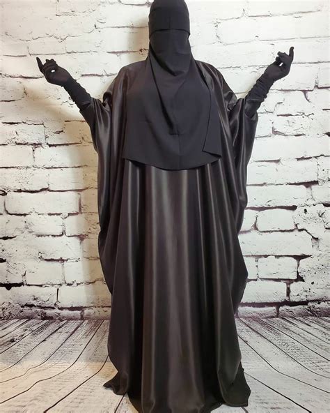 Pin by Ayşe Eroğlu on вυяqα in 2020 | Abaya fashion, Black abaya, Niqab