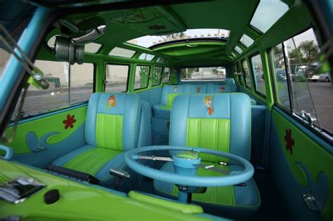 Mystery Machine Interior | Kombi, Carro hippie, Scooby doo