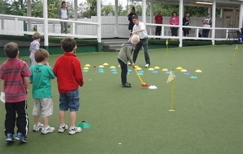 Golf Lessons for Kids - World of Golf : World of Golf London