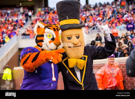 College Mascots Stock Photos & College Mascots Stock Images - Alamy