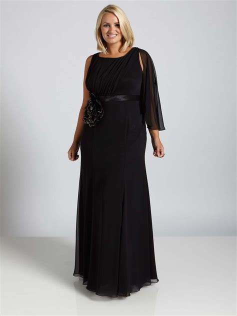 Plus Size Evening Dresses | DressedUpGirl.com