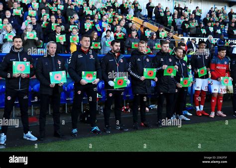 Charlton Athletic players and staff prior to kick-off Stock Photo - Alamy