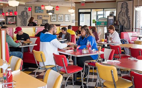 Restaurant in Eagan, Woodbury, Prior Lake Where Families Come to Eat