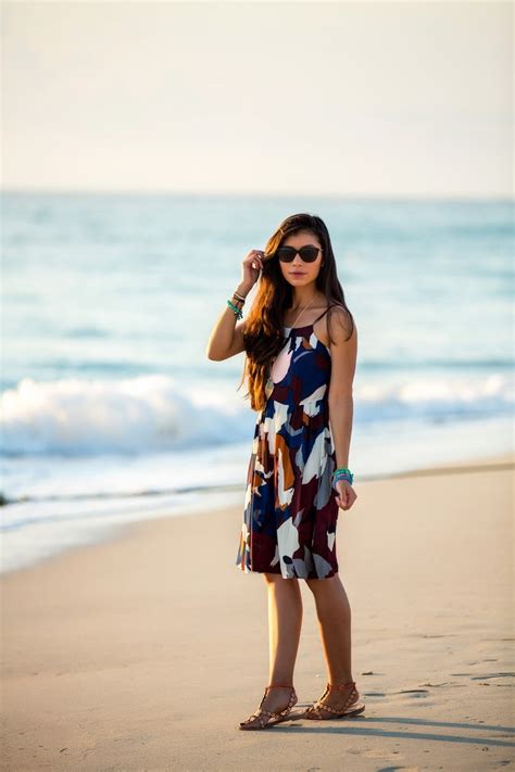 Beach Fashion Style Tips & Outfit Inspiration