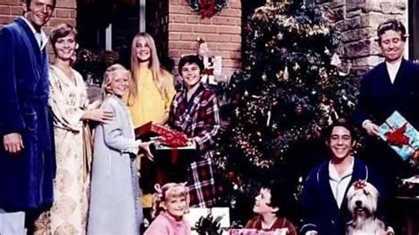 Some Favorite Christmas Episodes From Classic Sitcoms - YouTube