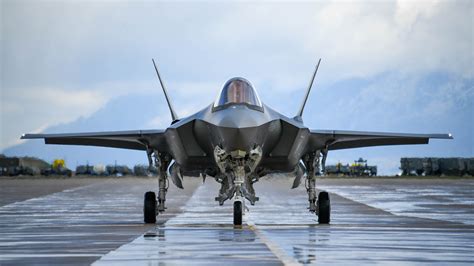 Download Warplane Aircraft Jet Fighter Military Lockheed Martin F-35 Lightning II HD Wallpaper