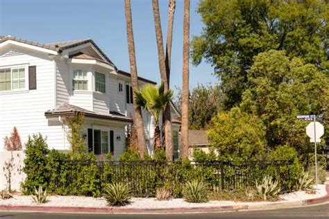 Encino, Los Angeles CA - Neighborhood Guide | Trulia