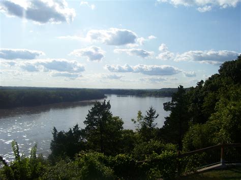 File:Lower Missouri River.jpg - Wikimedia Commons