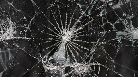 Cracked Screen - Desktop Wallpapers, Phone Wallpaper, PFP, Gifs, and More!