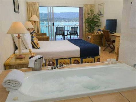 Coral Sea Resort Airlie Beach - Compare Deals