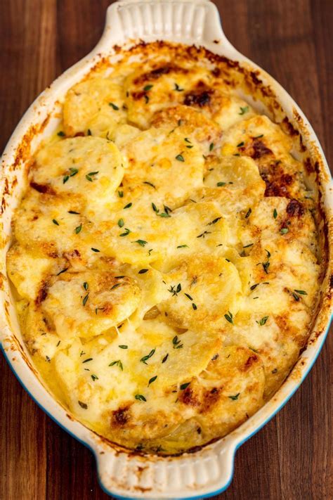 Potatoes au gratin vertical | Au gratin recipes, Gratin recipe, Potatoes au gratin