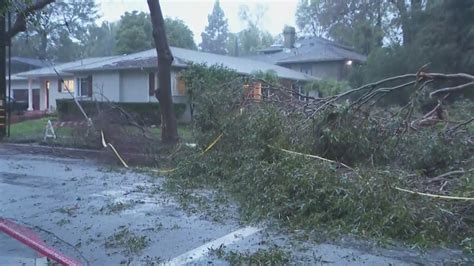 Public works crews scrambling to respond to Southern California storm damage - TrendRadars