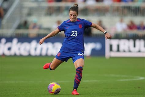 Soccer-Arsenal sign American defender Emily Fox – ThePrint – ReutersFeed