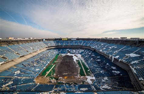 Pontiac Silverdome, Former Home to Detroit Lions, in Decay Photos - ABC ...