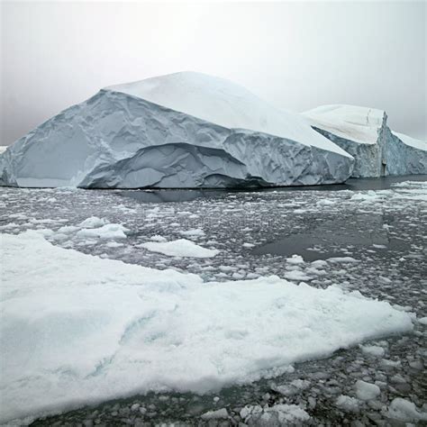 Icebergs on the Arctic Ocean Stock Photo - Image of blue, glacier ...