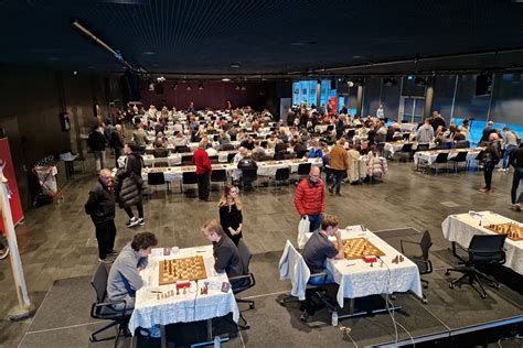 Alisher Suleymenov setzt sich in Reykjavik an die Spitze | ChessBase