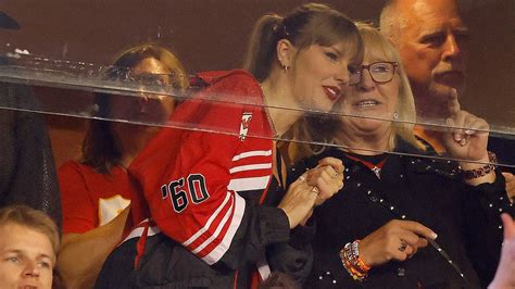 Taylor Swift tour may prevent Thanksgiving at home with Travis Kelce ...